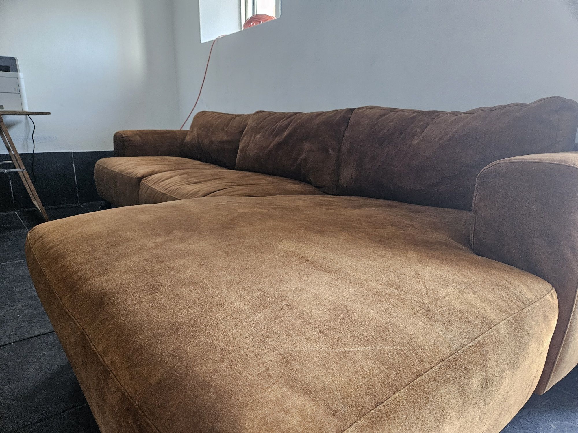 Sofa cor camel em excelente estado