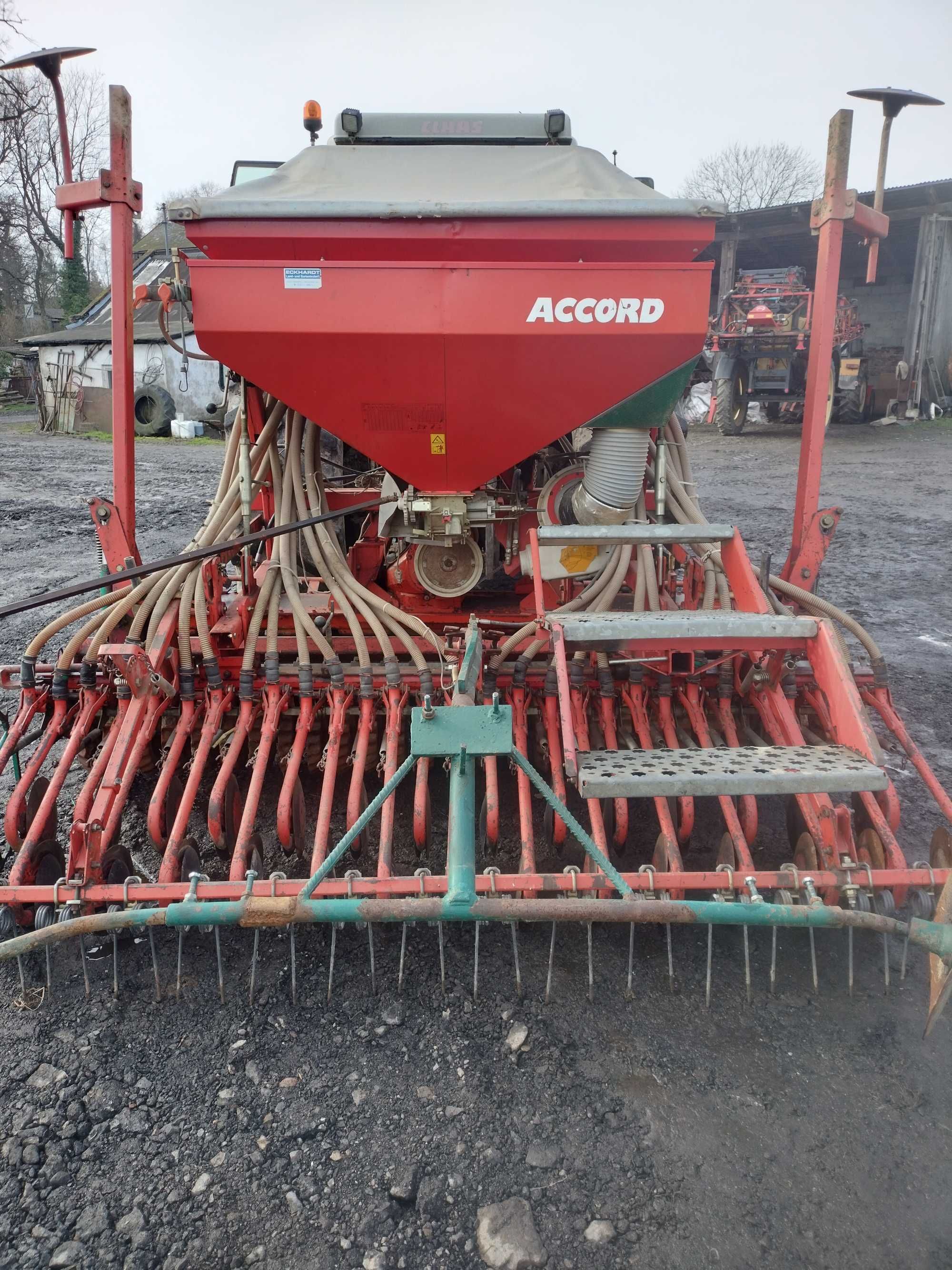 Kverneland Accord, kuhn accord
