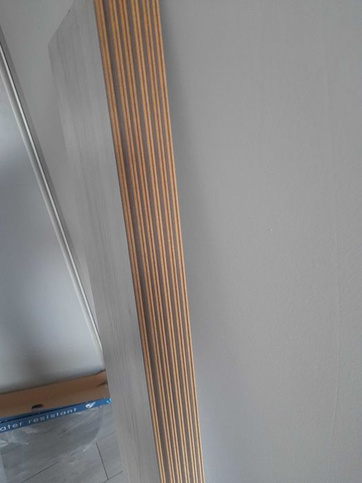 Szare panele podłogowe z demontażu