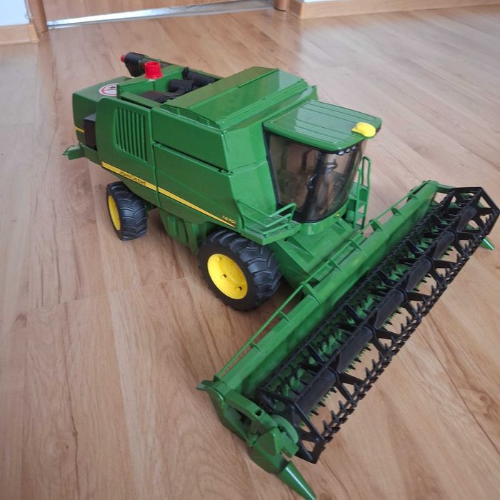 Kombajn John Deere zabawka