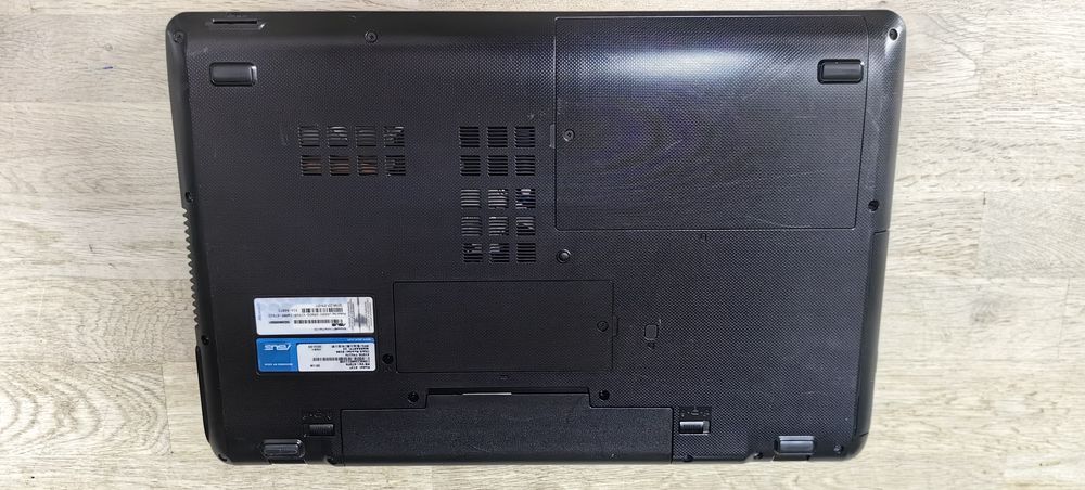 Ноутбук Asus X73T/AMD AG-3420M/Ram 6Gb /HDD 750Gb /Video 1Gb HD7670M