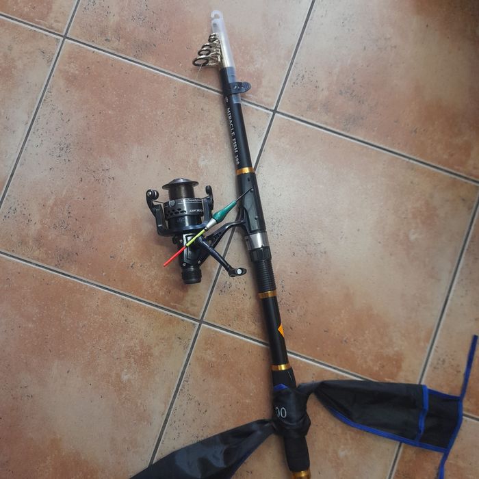 Wedka z kolowrotkiem uzbrojona gotową do lowienia