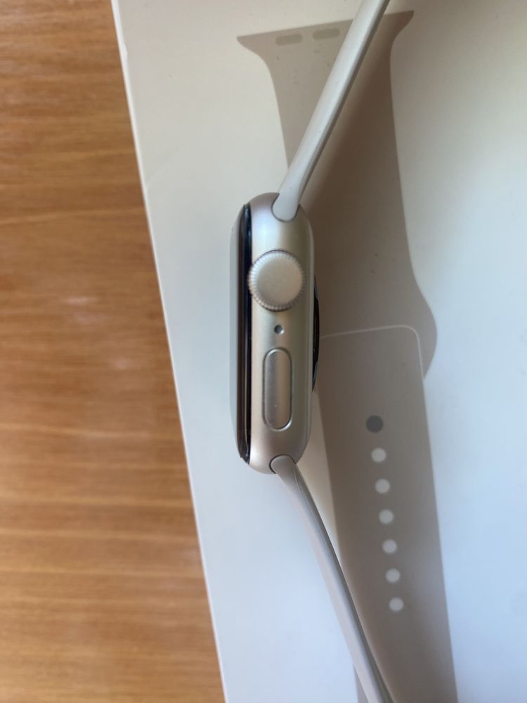 Apple watch SE 2 gen 41 mm  starlight