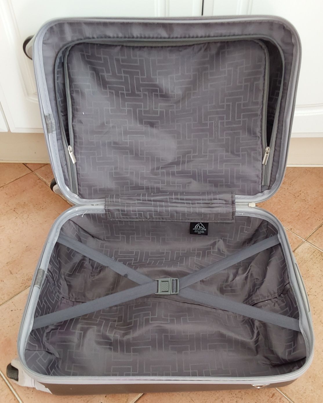 MALA DE VIAGEM DE CABINE,4 RODAS.Casa,Férias,Mudanças,Arrumação,Quarto
