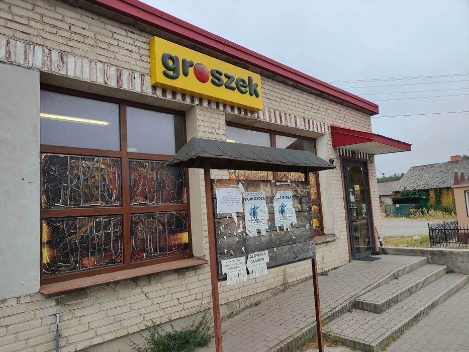 Budynek po sklepie w centrum Sułoszyna