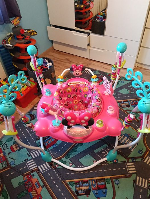 Skoczek. Motyw myszka Miki