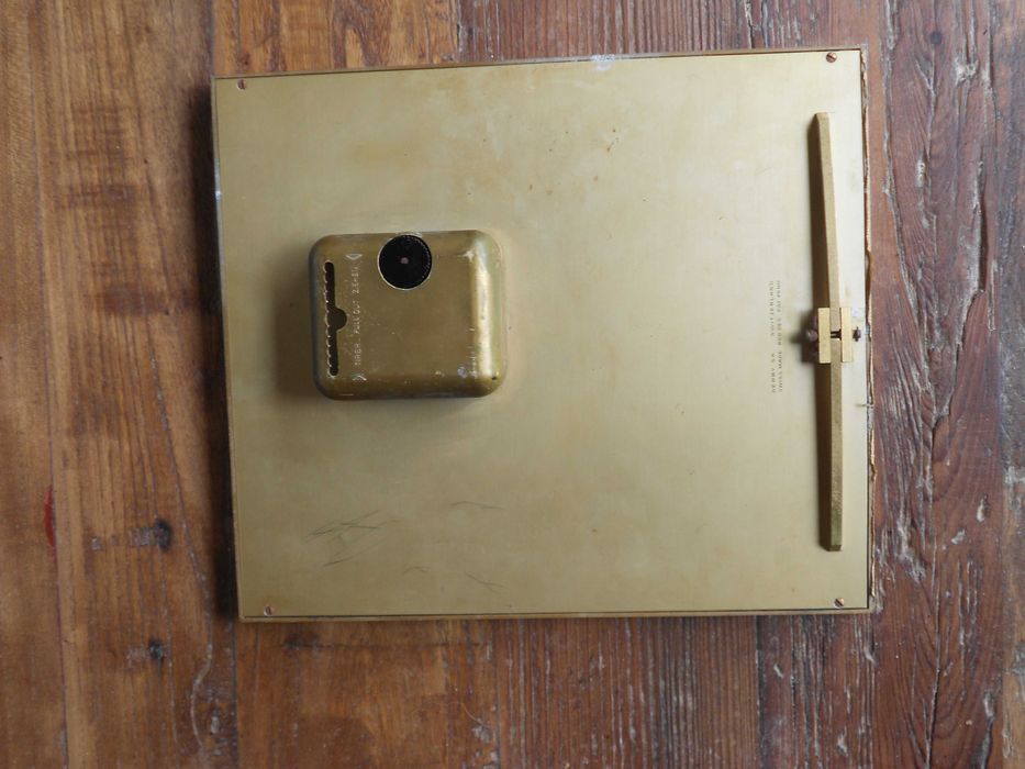 Relogio antigo vintage de mesa feito Suiça