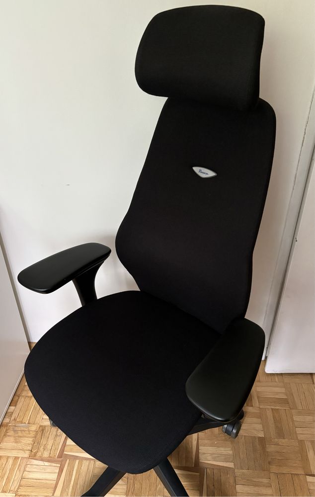 Fotel biurowy Kinnarps czarny ergonomiczny