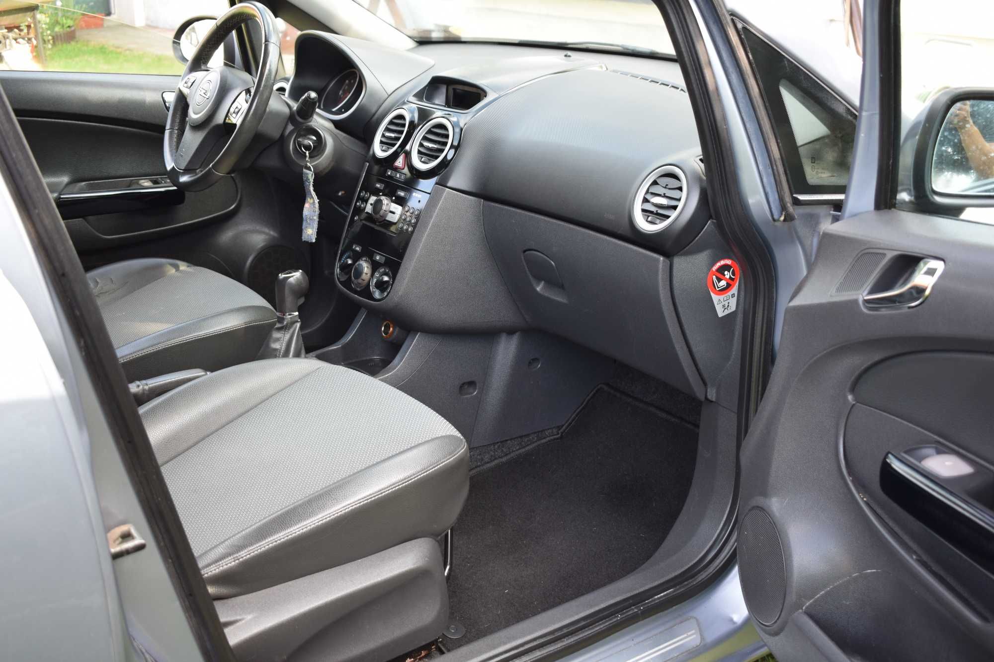 Opel Corsa D 2009r. bogata wersja