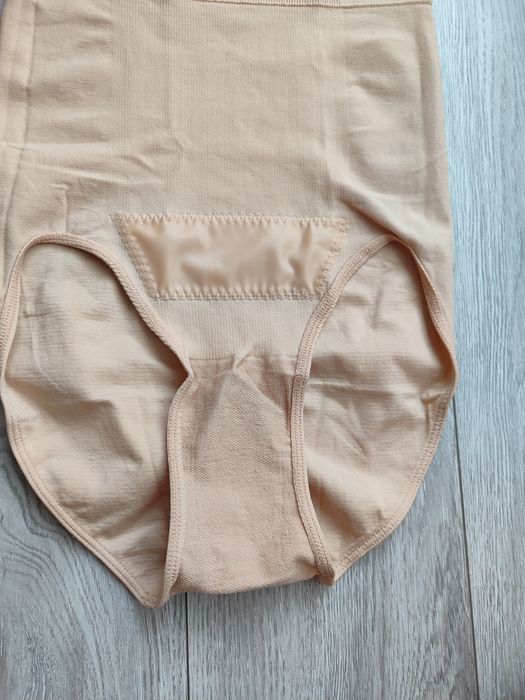 Компресійна білизна трусики з силіконовою панелю UpSpring C-Panty післ