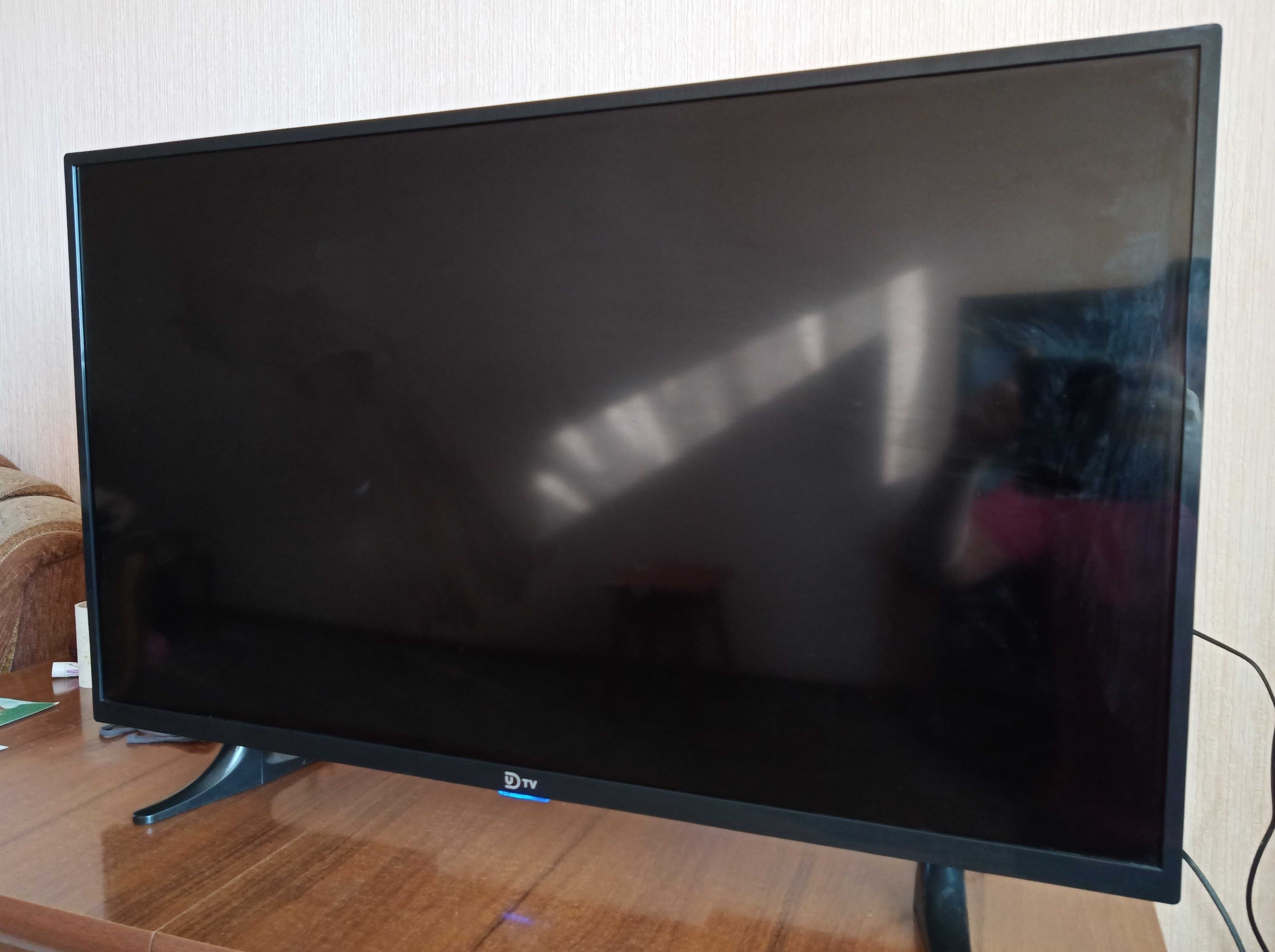 Телевізор 40 дюймів UD TV.