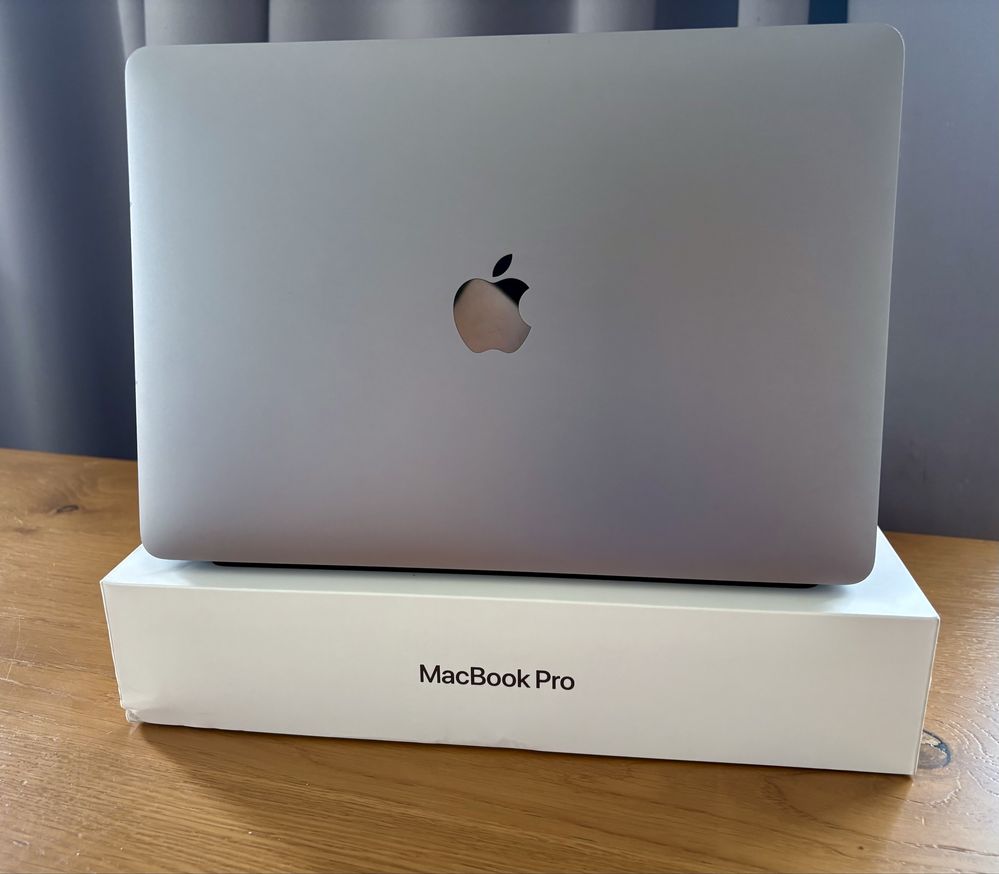 MacBook Pro 13 M1 Touch Bar M1 8GB RAM 256GB SSD
