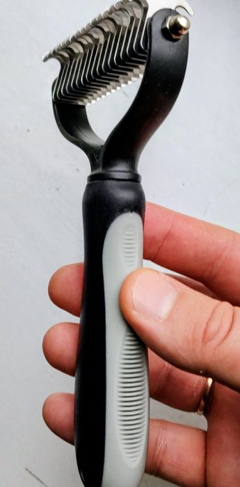 Щітка пуходерка фурмінатор для котів та собак колтуноріз