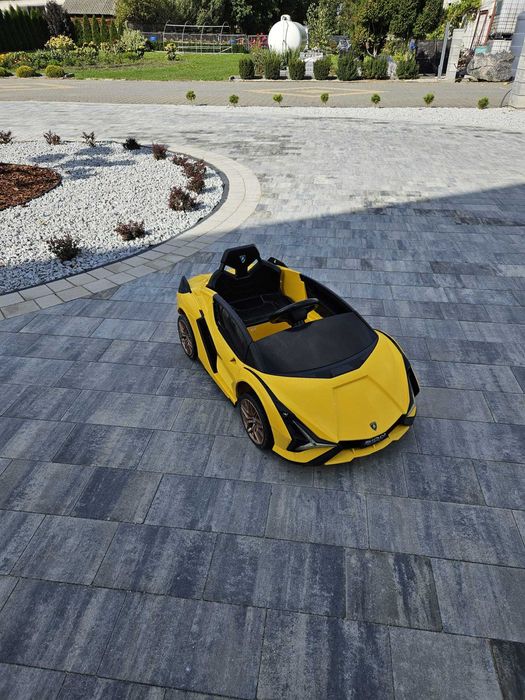 Samochód/zabawka na akumulator