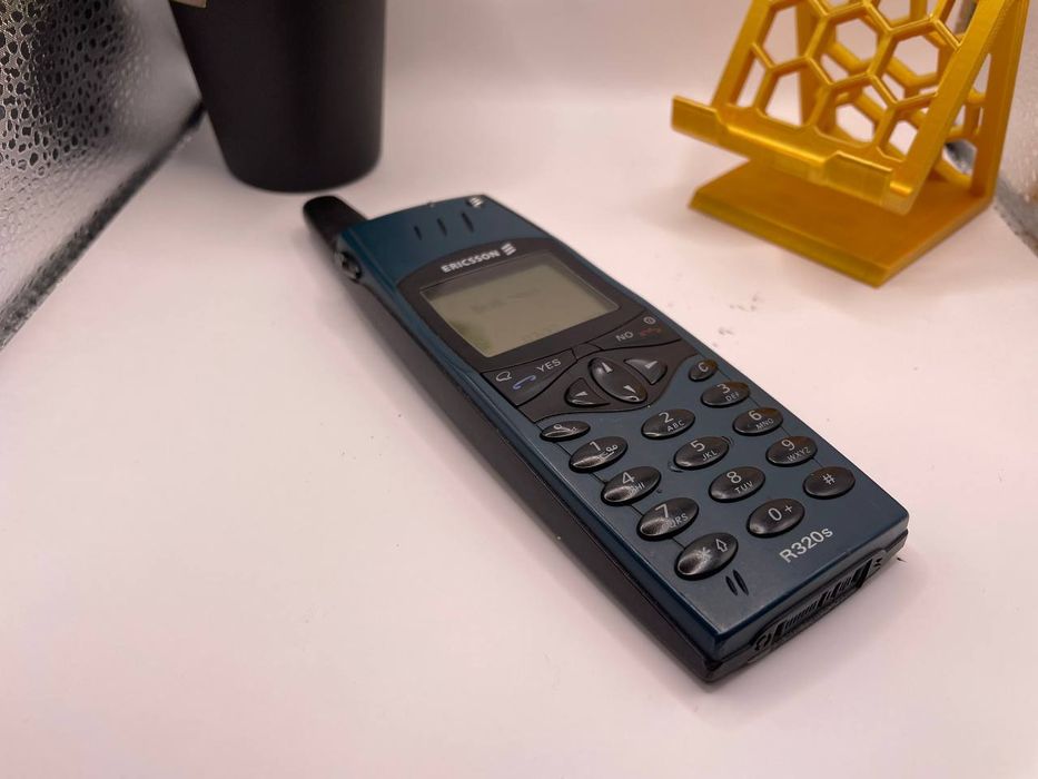 Telefon Ericsson R320s