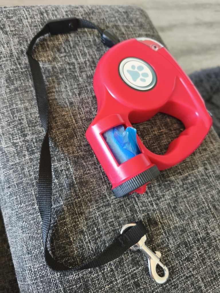 Trela com led e saco higiénico