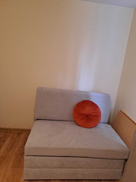 Sofa 2 osobowa szara mala rozkładana do przodu