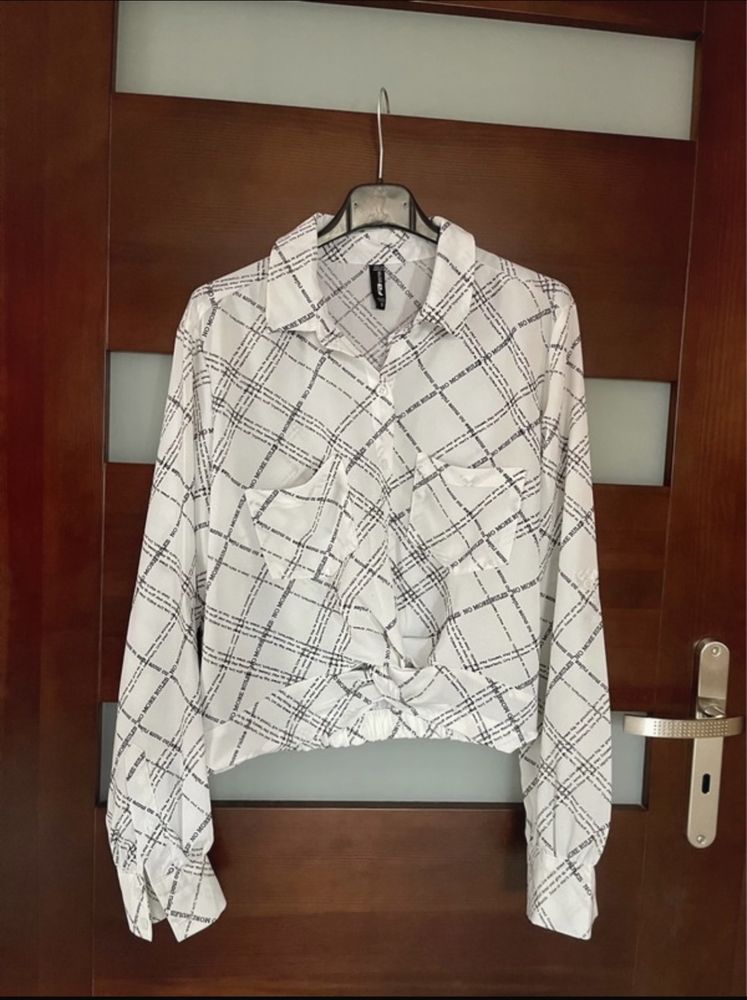 Koszula crop top z napisami