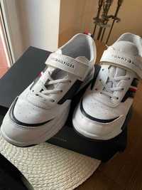 Buty sportowe typu adidas Tommy Hilfiger roz. 40 wk. 25,5 cm