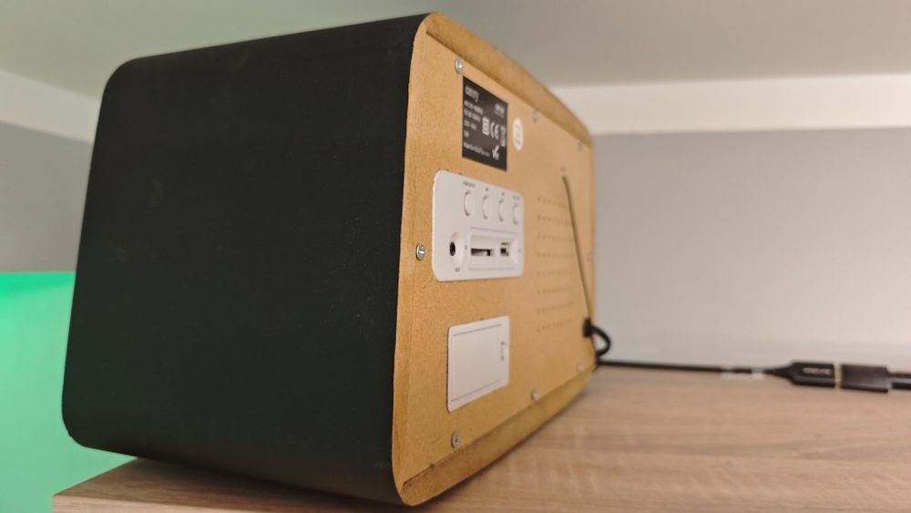 Radio retro Camry CR 1126