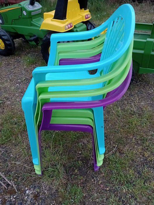 Krzesełka 4 szt. dziecięce