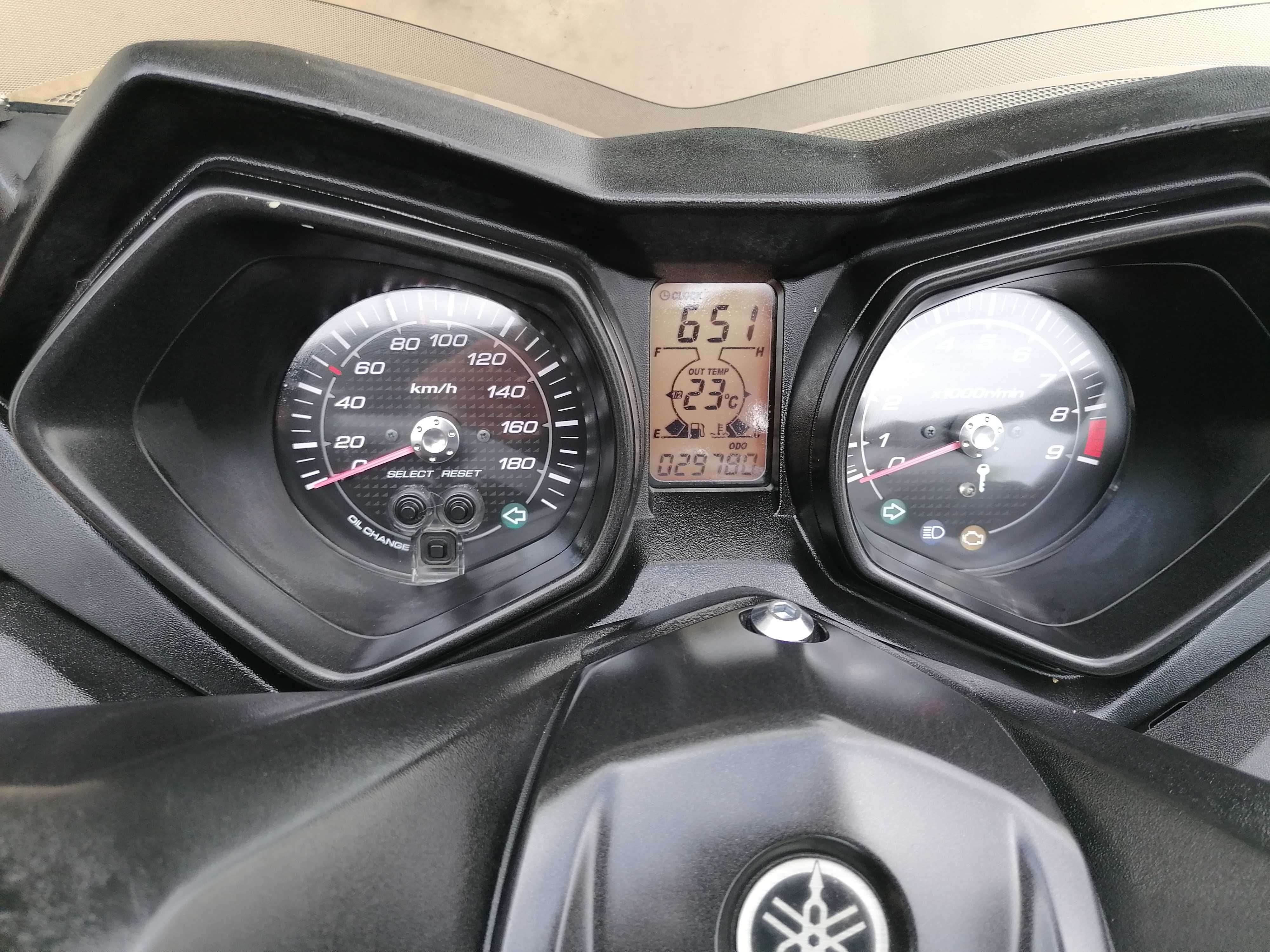 Yamaha Xmax 400 13