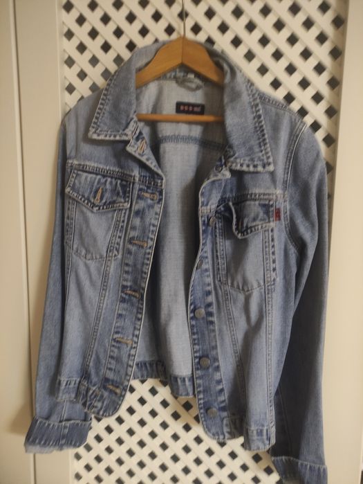 Продам жіночу джинсову куртку