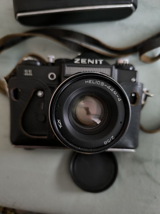 Aparat analogowy Zenit 11 plus obiektyw Helios 44m-4 58mm f/2 – retro