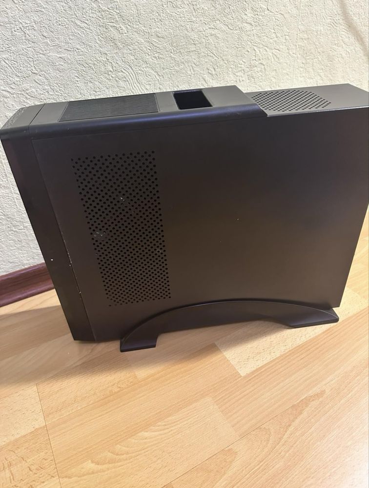 Корпус GameMax з блоком живлення 300W (б/у, компактний)
