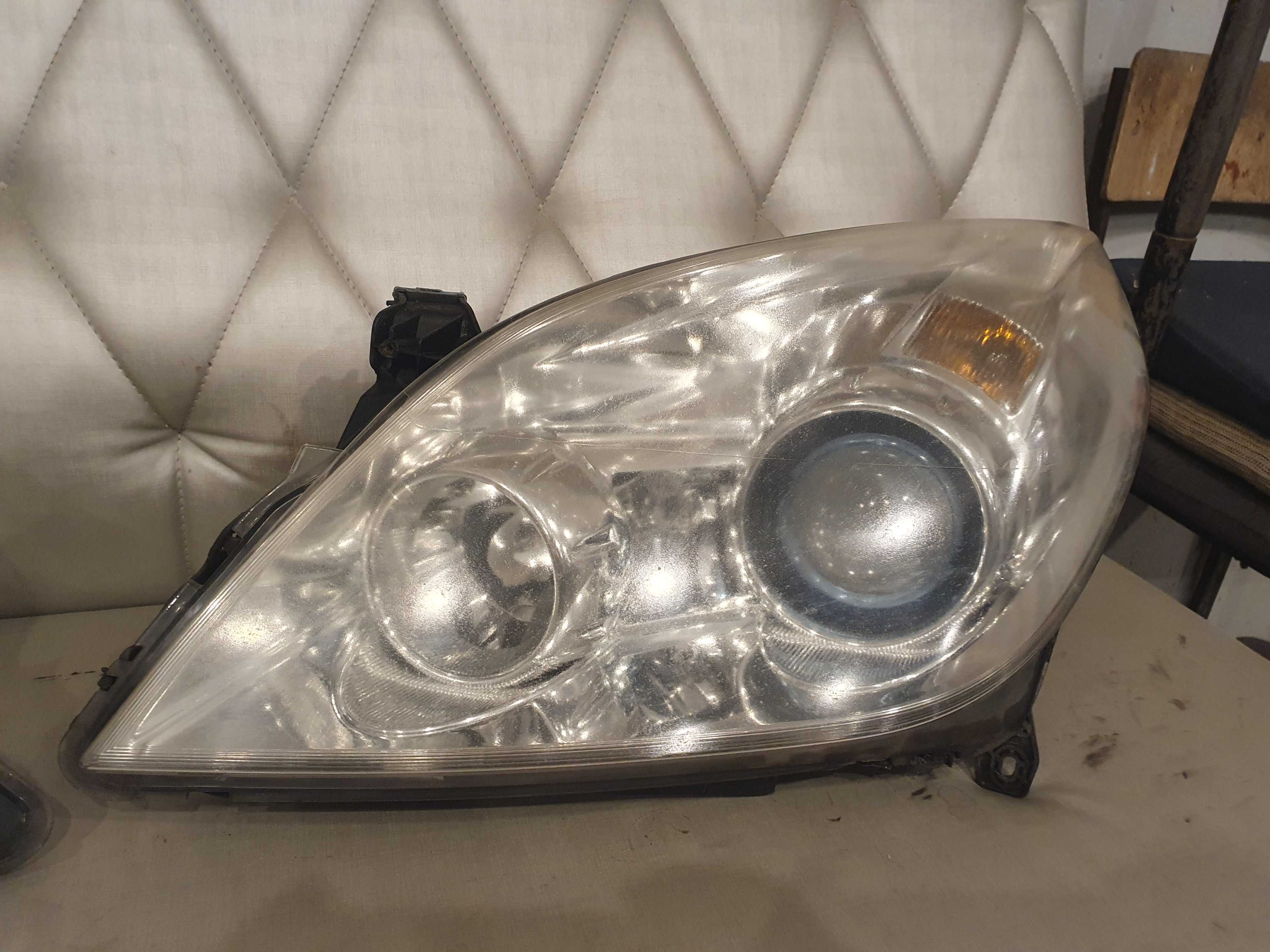 Lampa lewa  przod Xenon Opel Vectra C Signum Lift europa