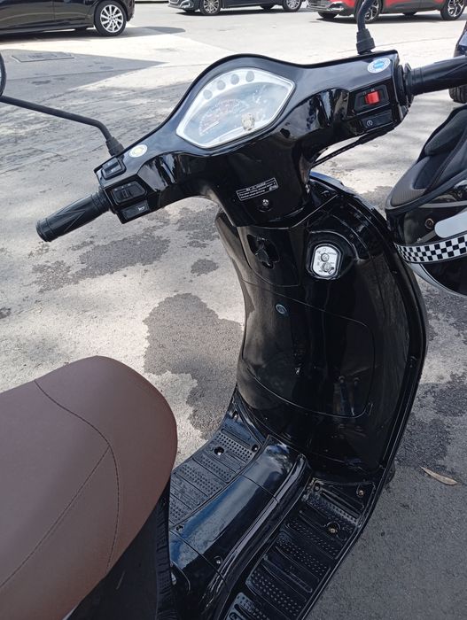 Vendo scooter 125 como nova