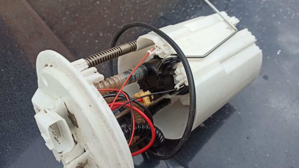 Паливний насос в бак рено меган3,сценік3 1.5,1.6dci
