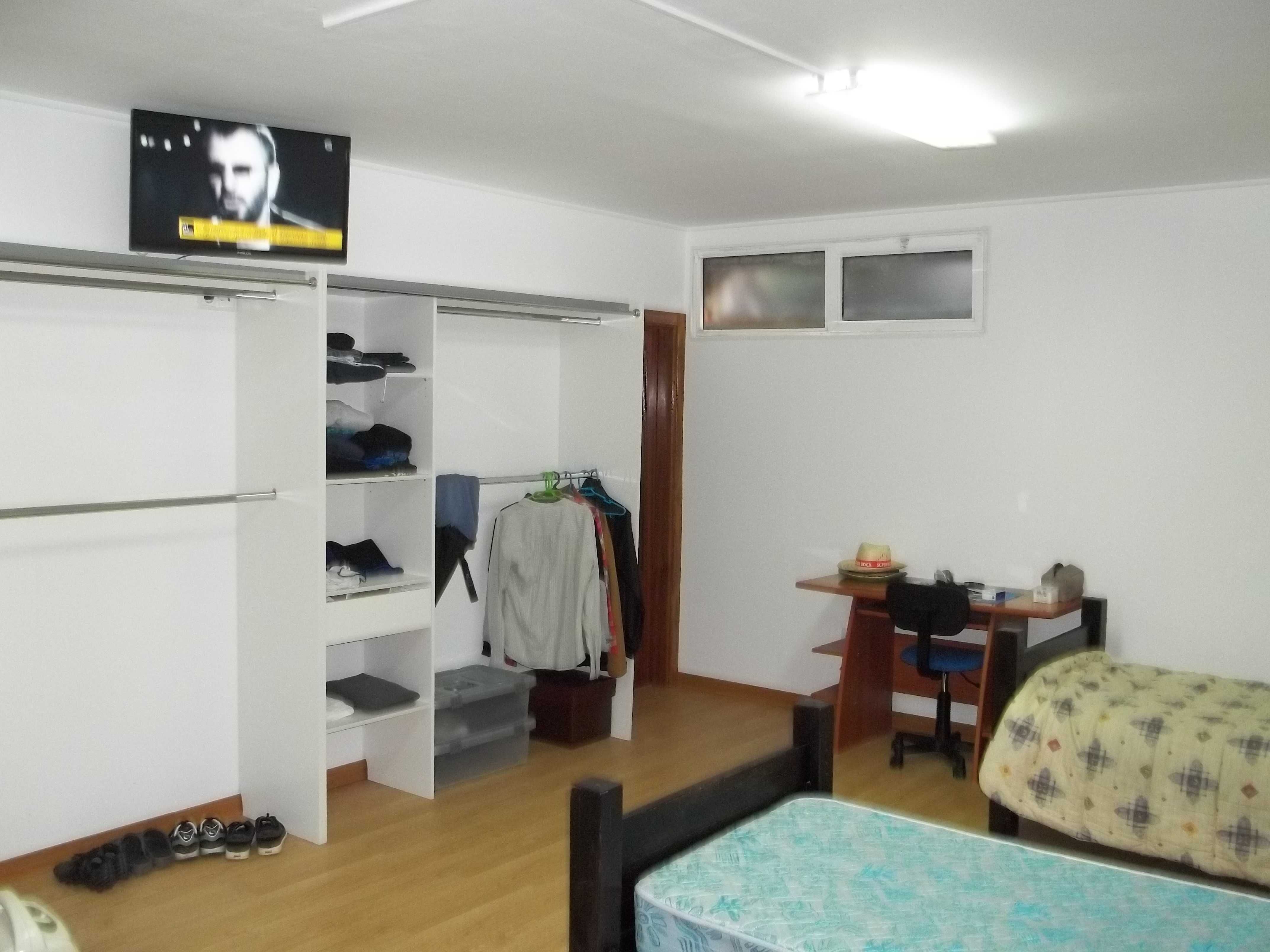 Quarto em Valença disp. A part. 01Jan25