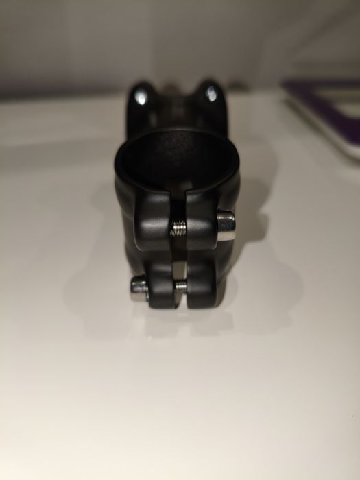 Nowy mostek -/+ 17° 70mm 31,8  28,6 Tossek aluminium aluminiowy czarny