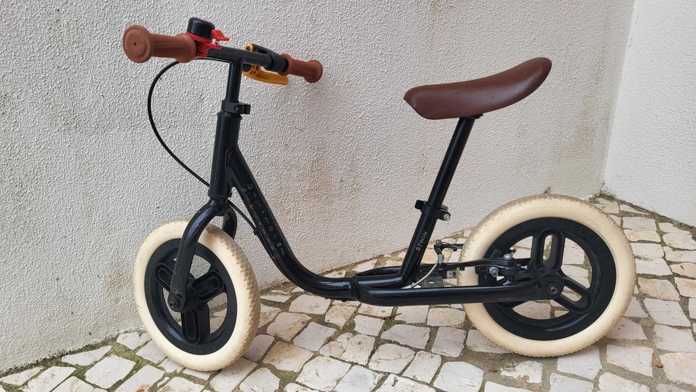 Bicicleta sem pedais para criança (1 a 4 anos)