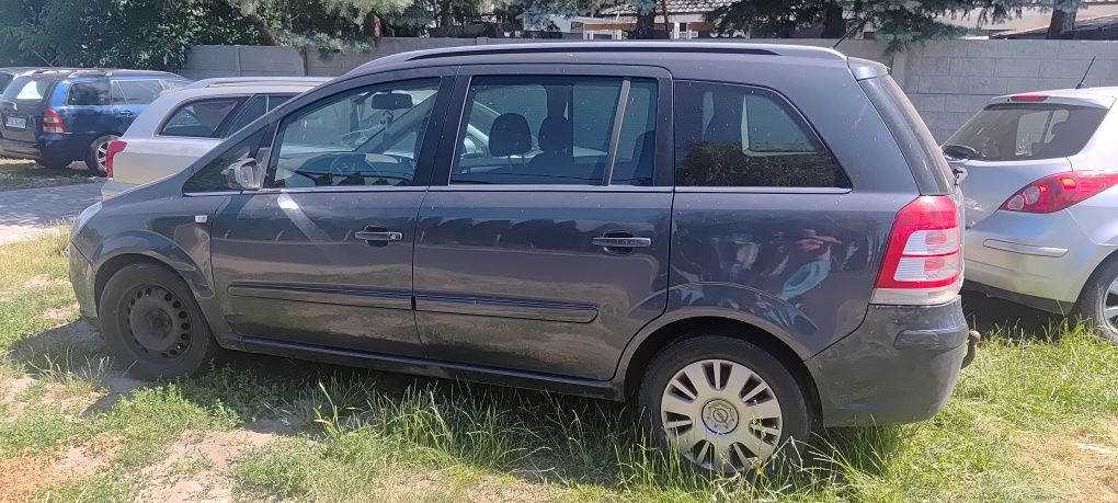 Zafira 1.9 cdti klima sprawna 7 osób