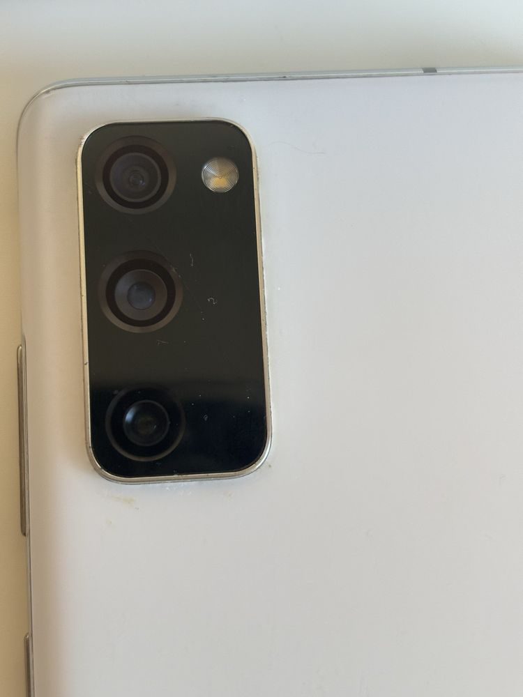 Samsung Galaxy 20 FE 128GB - branco