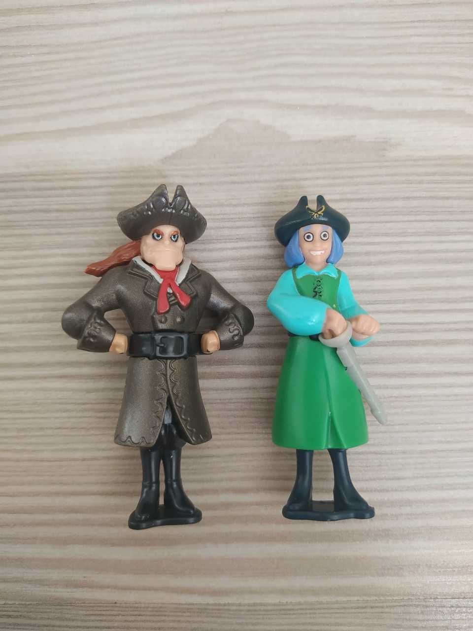 Kinder Сюрприз - MARVEL, Губка Боб, Пірати карибського моря
