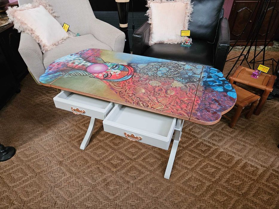 Móvel antiga restaurado de forma personalizada