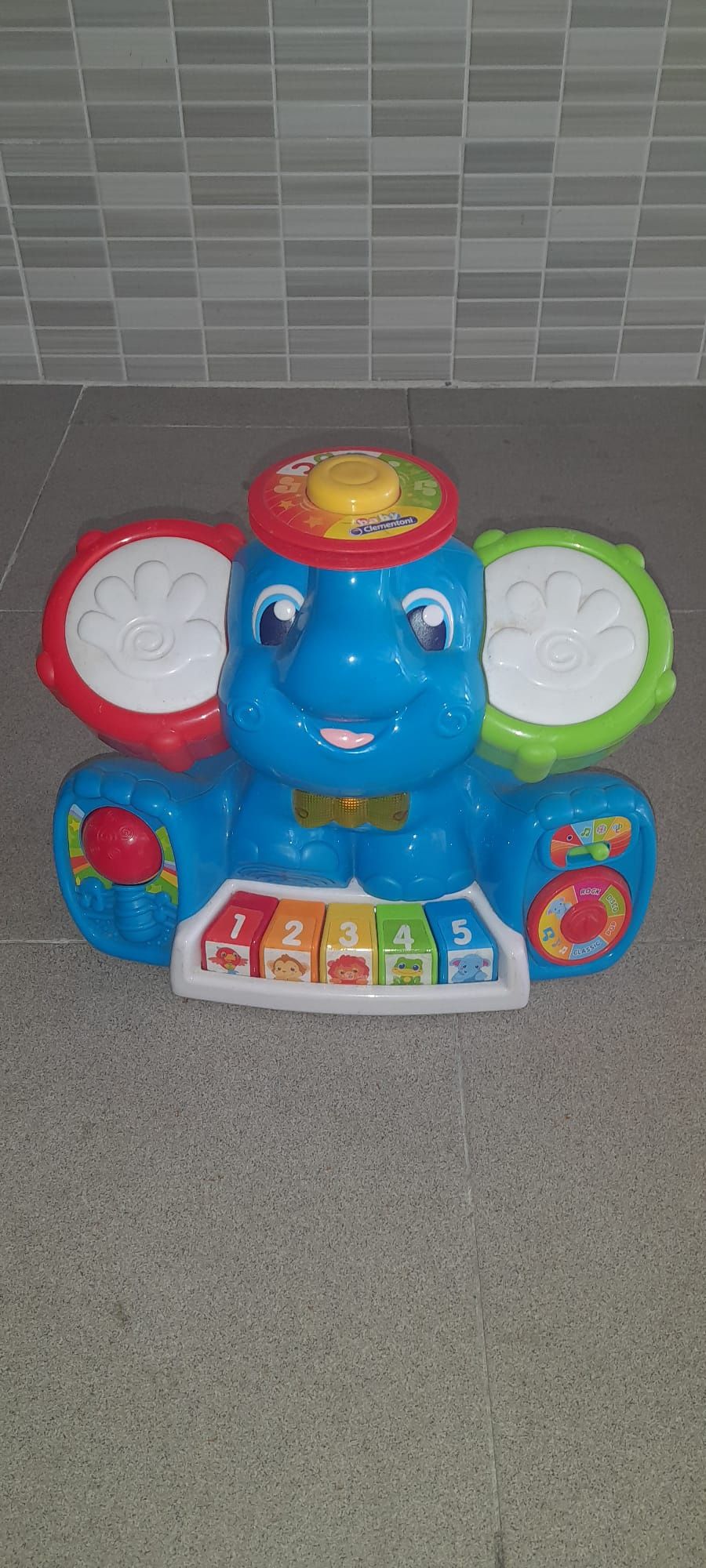 Carrinho/ vários brinquedos criança