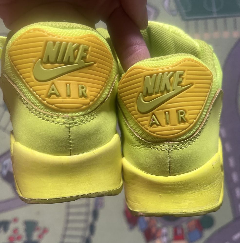 Nike Air Max 90 GS neon rozm. 38 (24 cm)