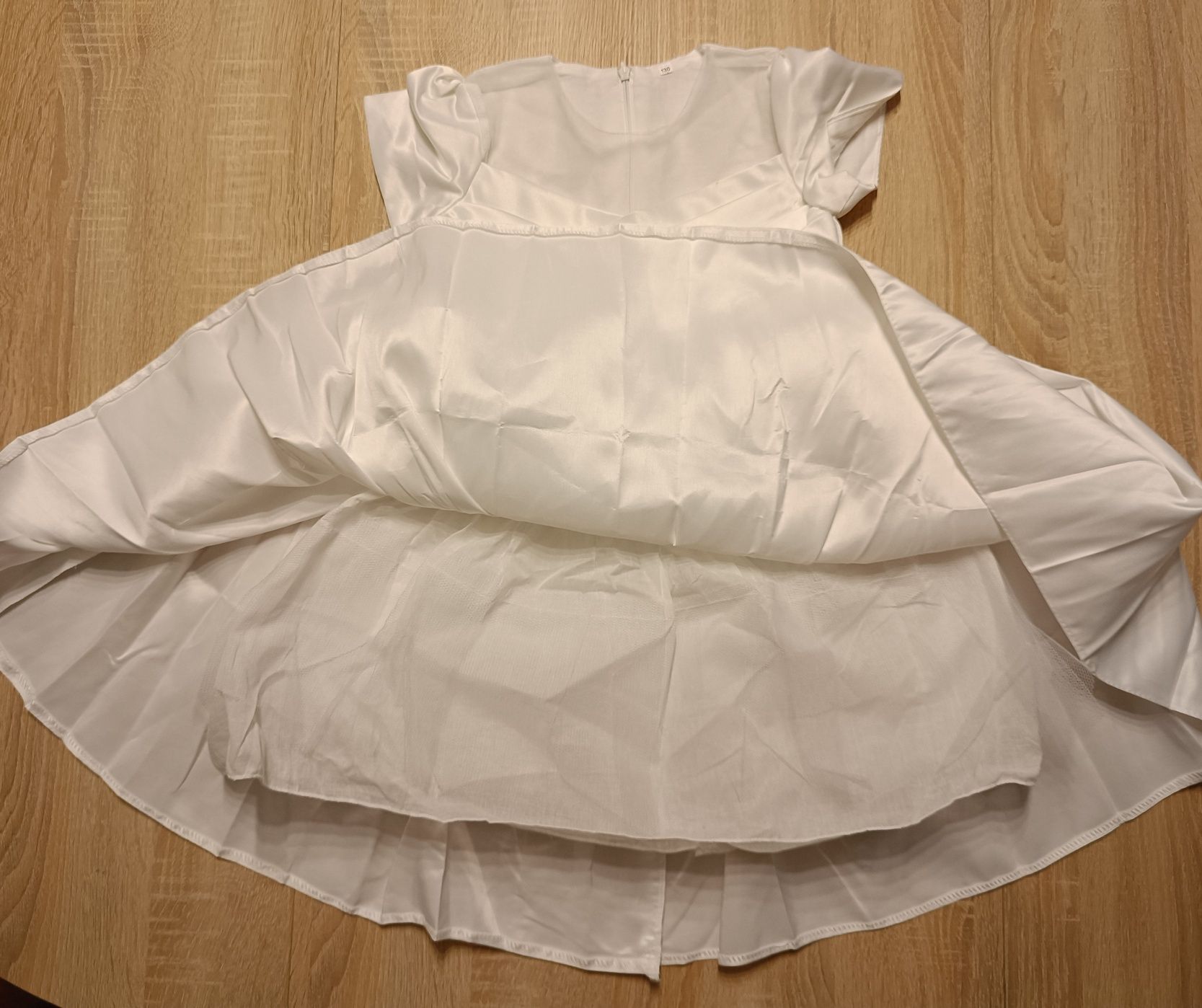 Biała sukienka 130cm, satynowa, rozkloszowana, komunia chrzciny wesele