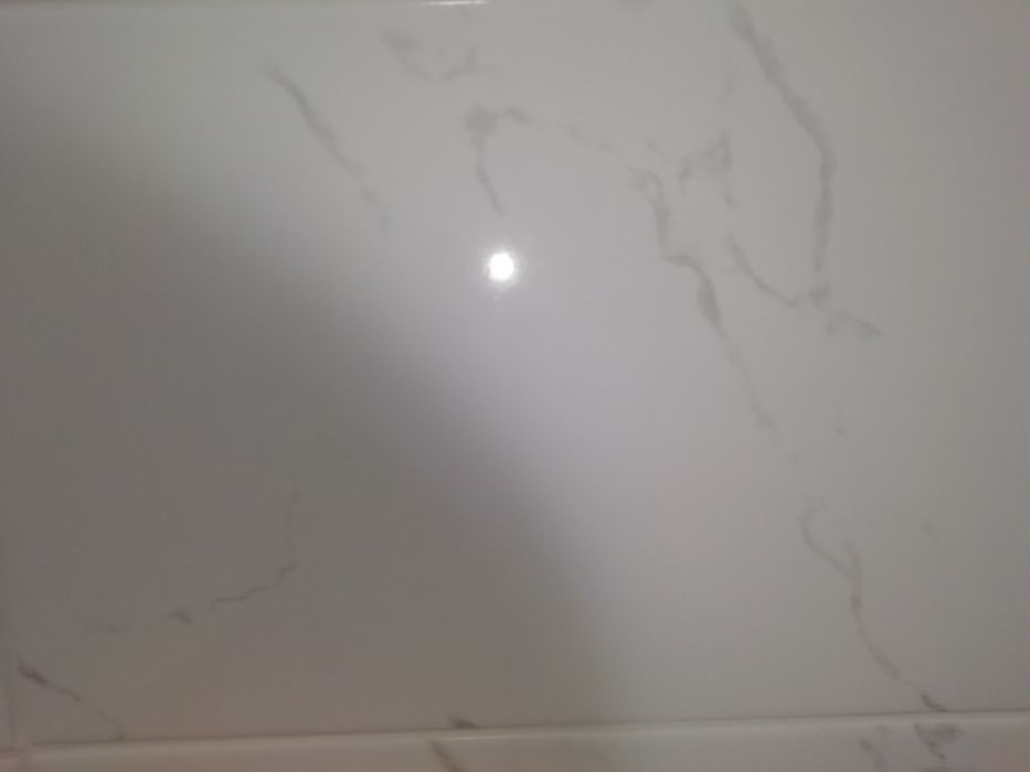 Плитка для стін та полу