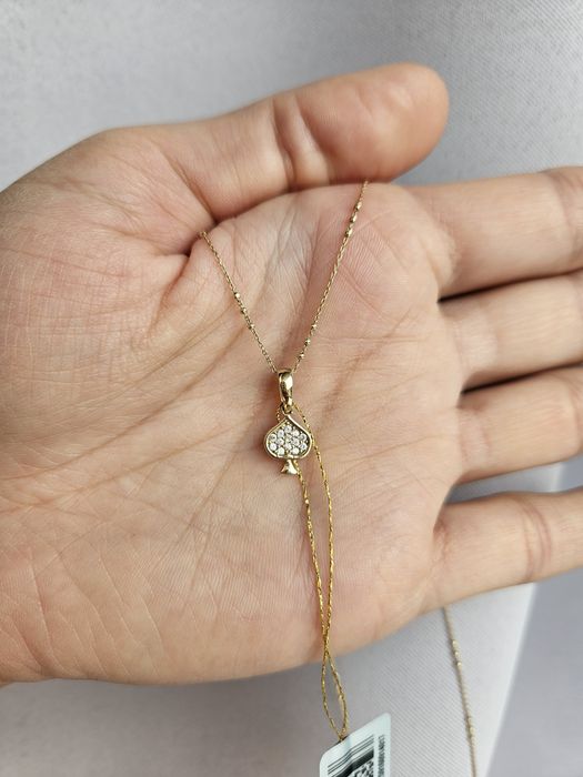 Złoty wisiorek zawieszka Briju PIK