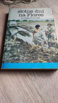 Książka o misji na Indonezji Słotne dni na flores Osiecki