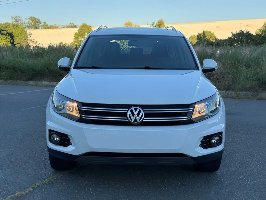 Volkswagen Tiguan      2015