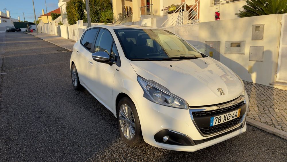 Peugeot 208 1.2 PureTech Signature