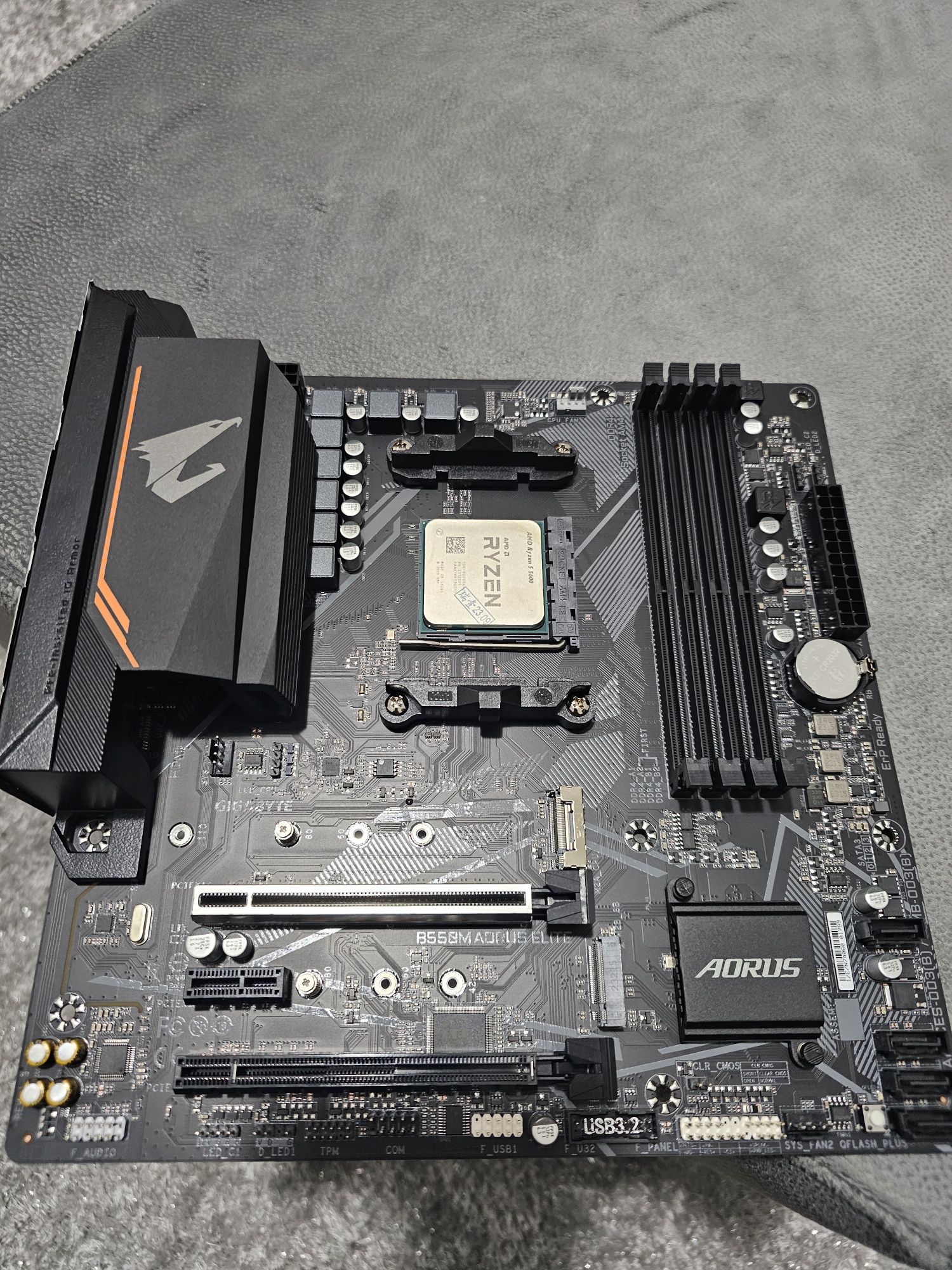 Vendo ou troco por ps5 mais acertorx7800xt mais ryzen 52600