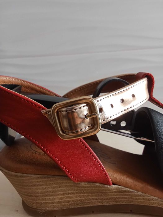 Sandálias Femininas com Salto  Tamanh0 37– Conforto !