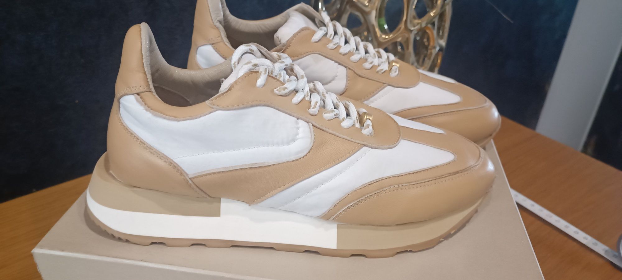 Sneakersy Eva Longoria beżowe